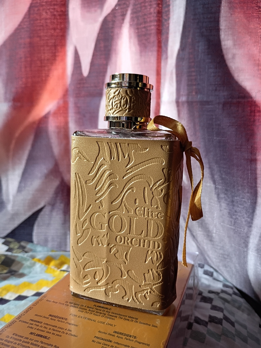 & Other Stories Gold Embossed Men’s Accessory Bottle Cover